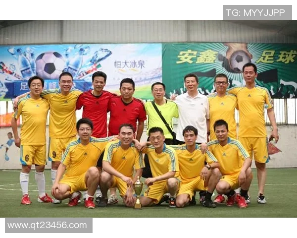 赛后分析：杭州足球队与深圳足球队的表现与状态对比探讨